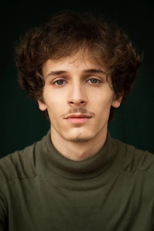 Salvador Gil profile