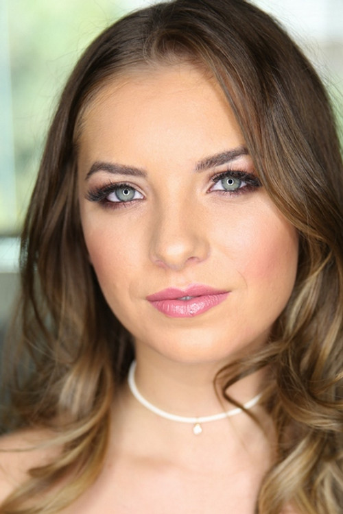 Summer Brooks profile