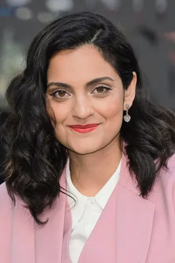 Nida Manzoor profile