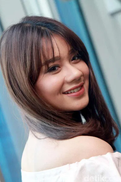 Amanda Zevanya profile