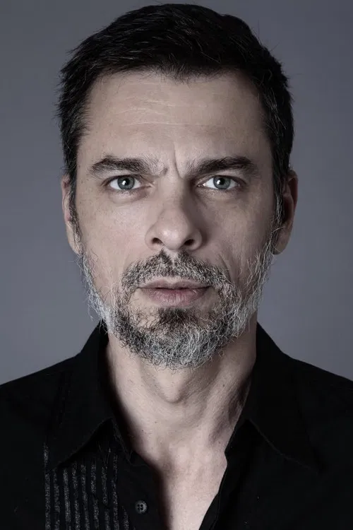 Roumer Canhães profile