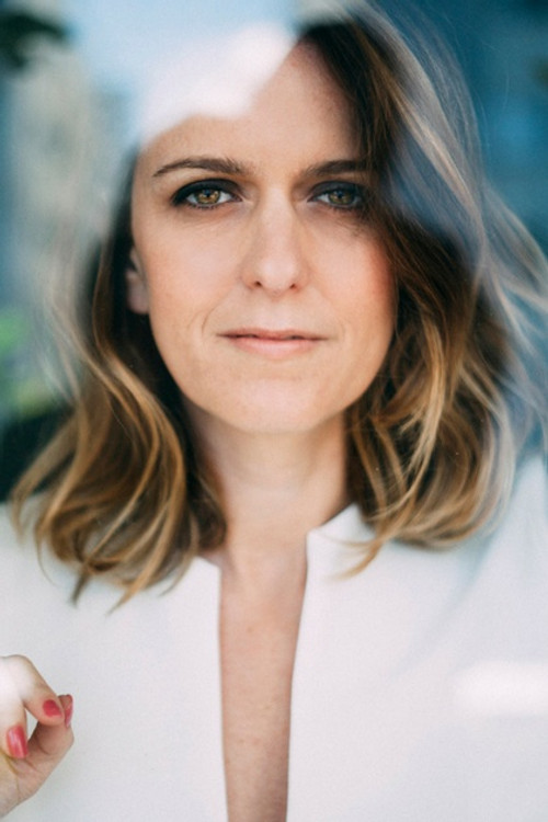 Emannuelle Junqueira profile