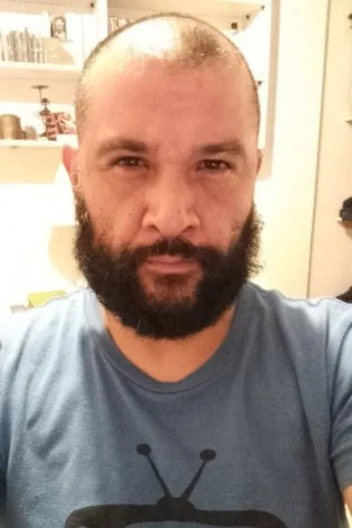 Renato Dennis profile