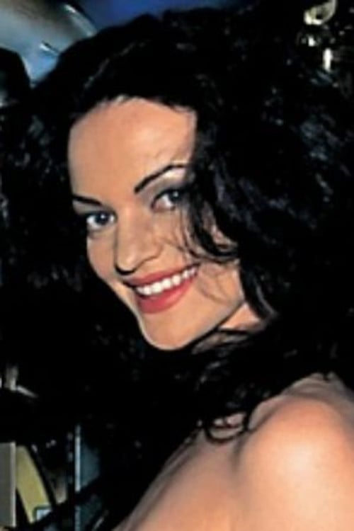 Elle Angelis profile