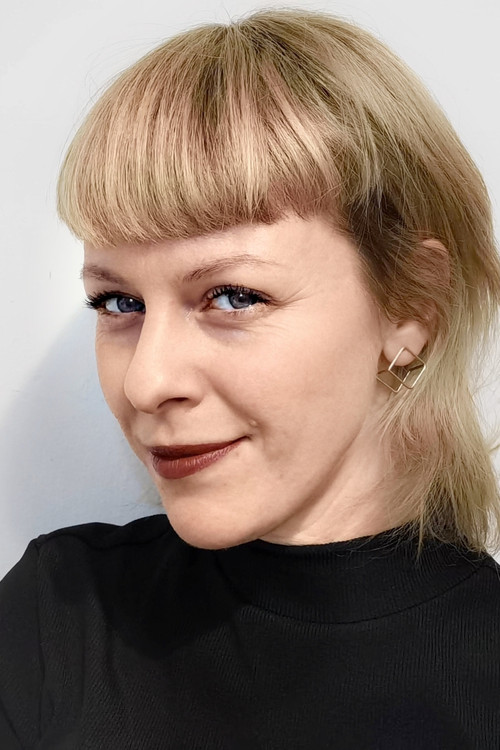 Caroline Mercedes Hochfelner profile