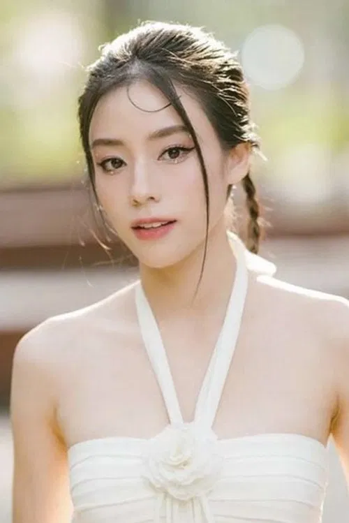 Phatdarinh Parinyarak profile