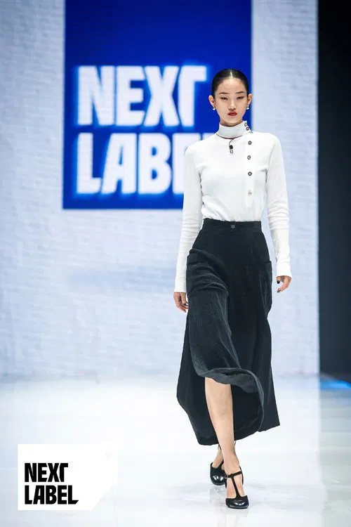 넥스트 레이블 poster