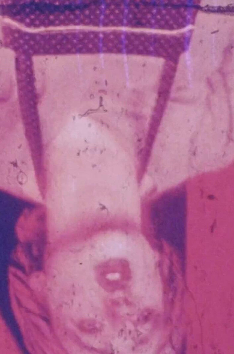 Mis en pièces poster background