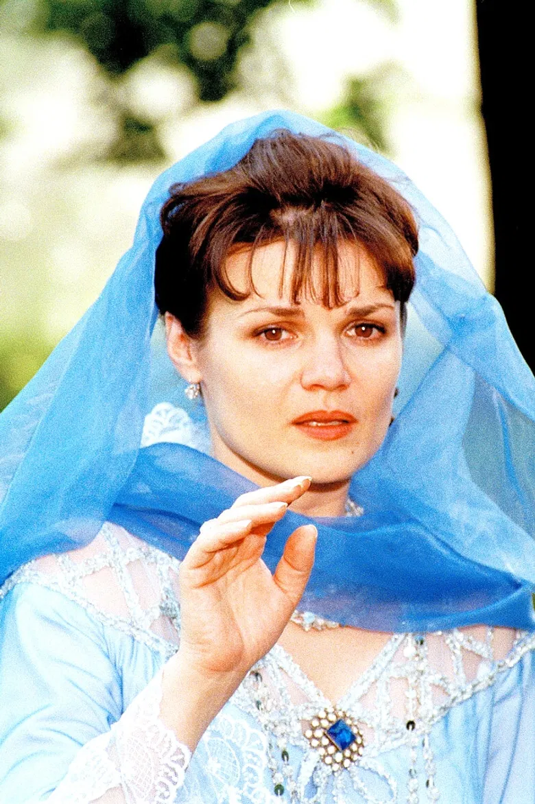 O třech ospalých princeznách poster background