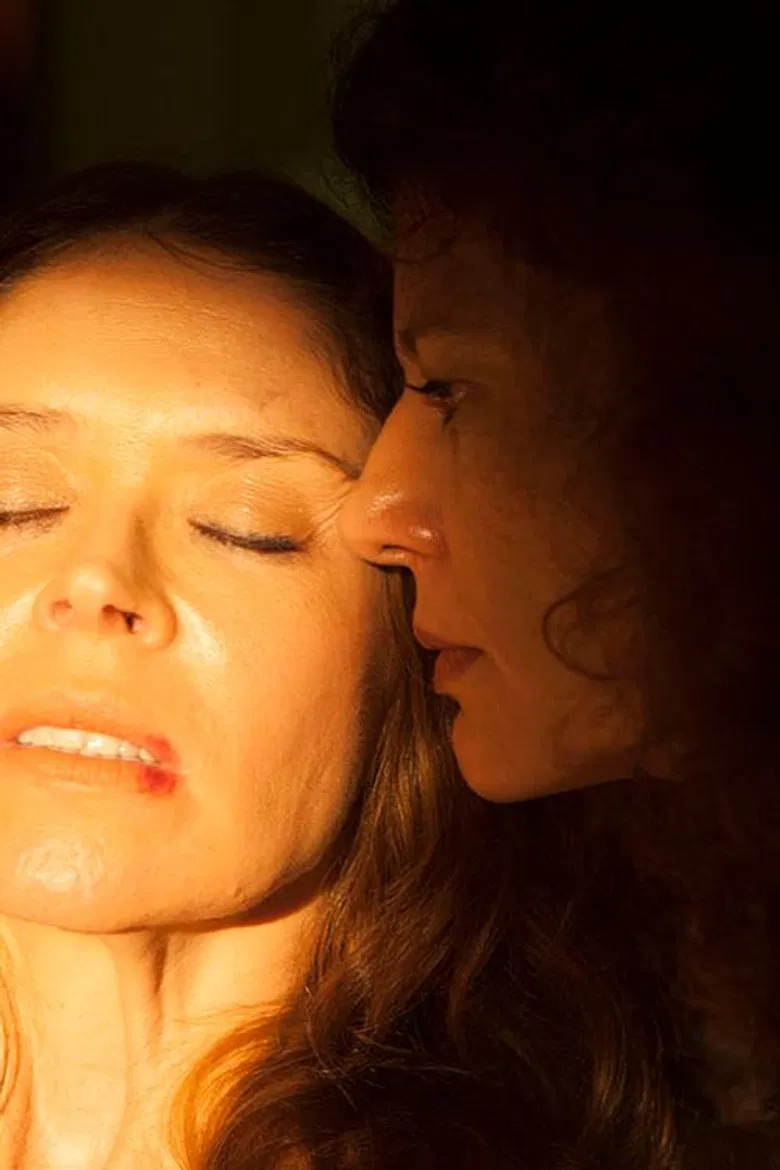 Duas Mulheres poster background