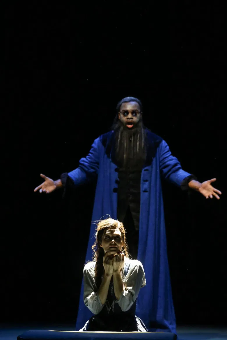 La Cenerentola poster background