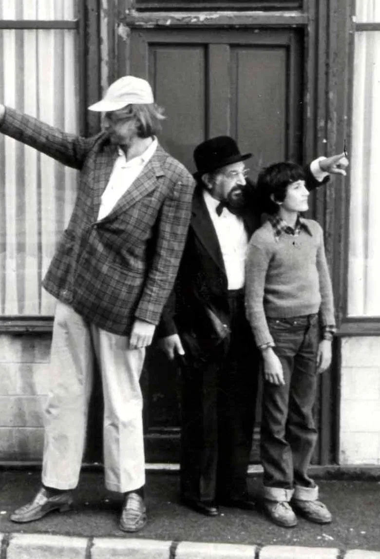 L'Agence Labricole poster background