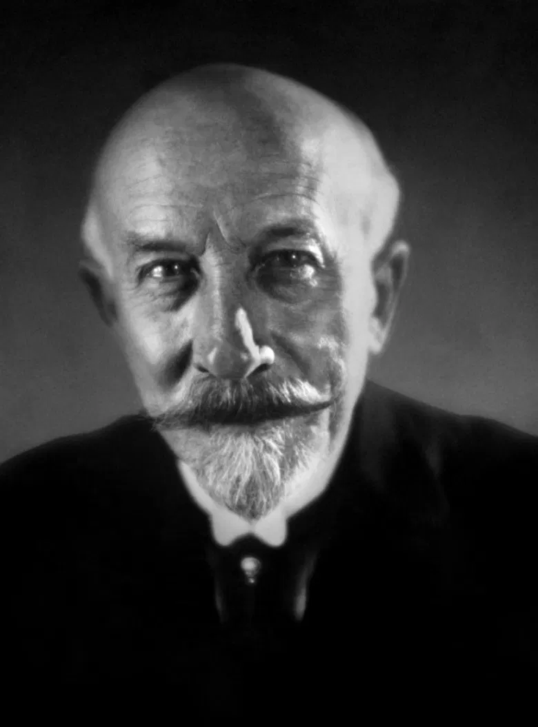 Georges Méliès poster background