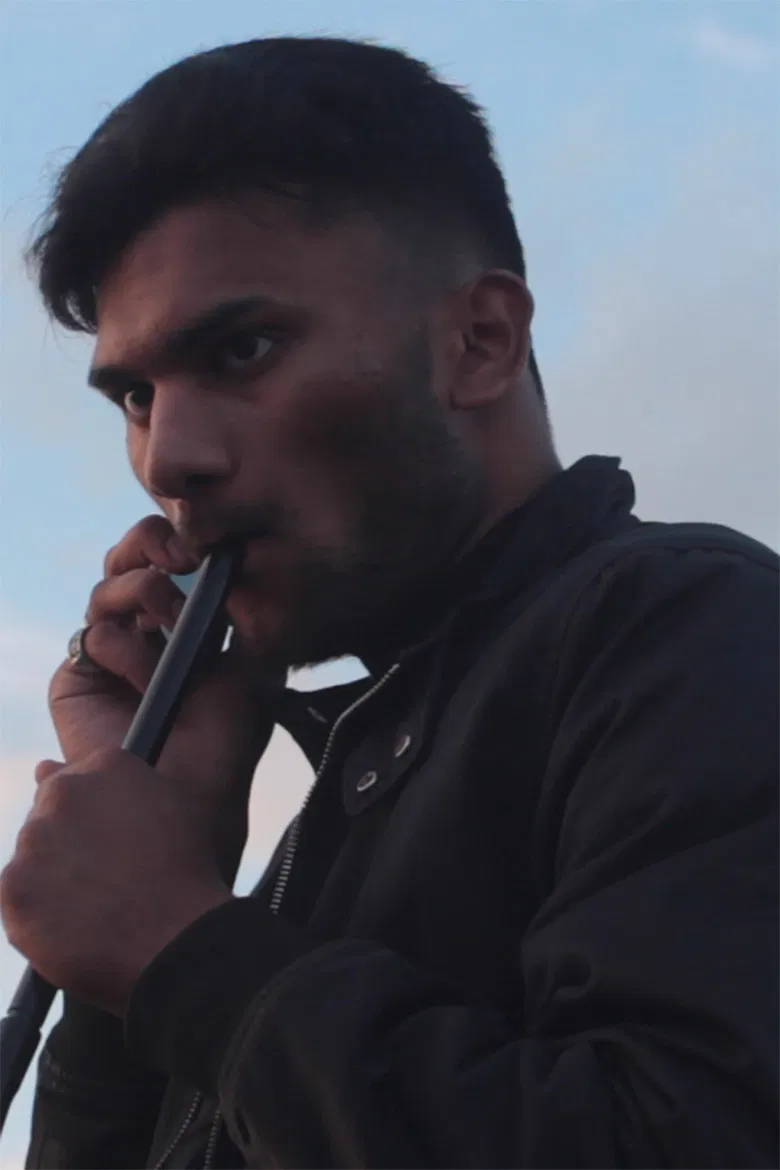 Le Toit poster background