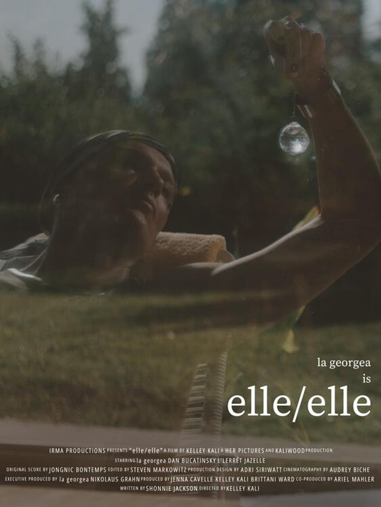 elle/elle poster background