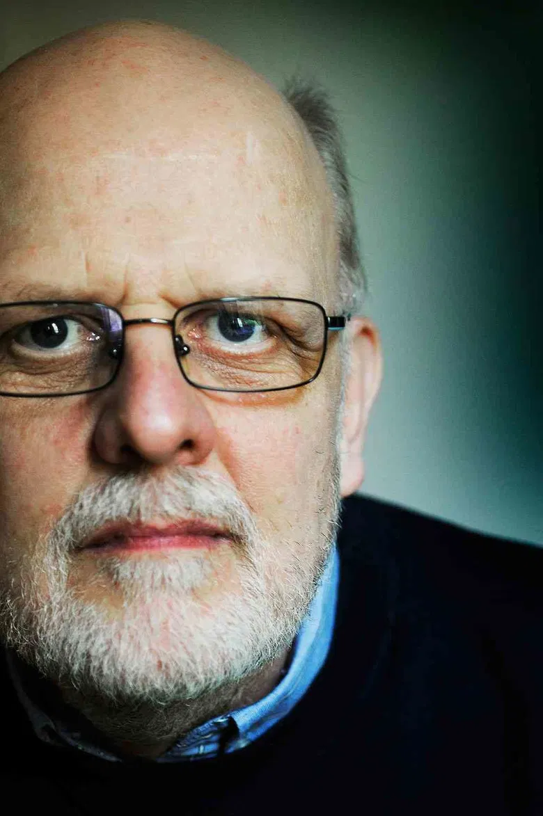 Kvinnan bakom Thomas Quick poster background