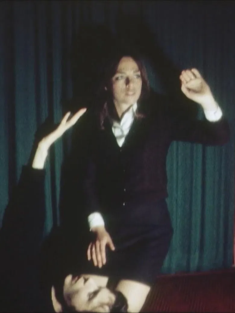 Paula – « Je reviens » poster background