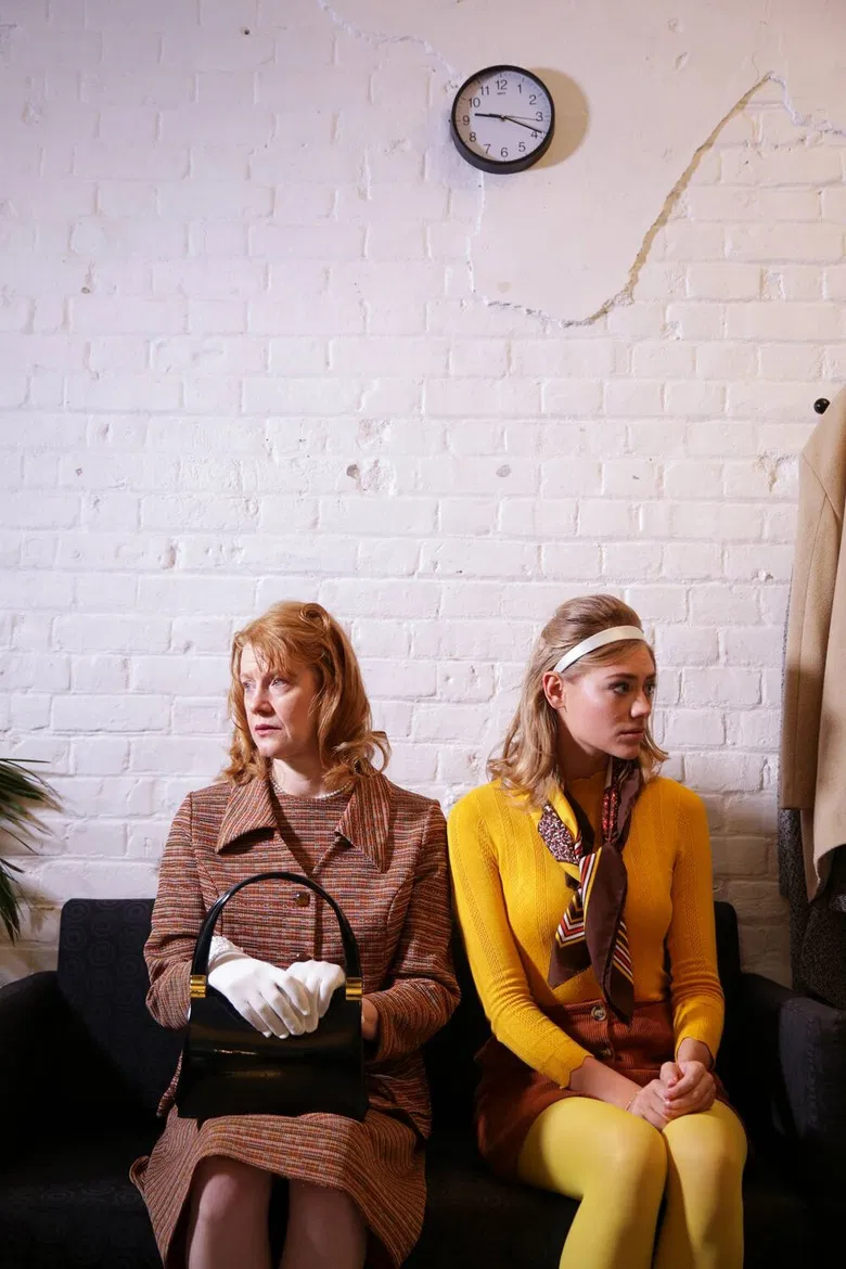 Pose poster background