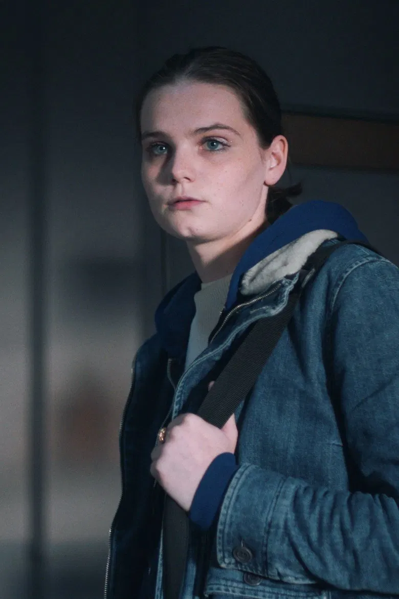 L'Appartement poster background