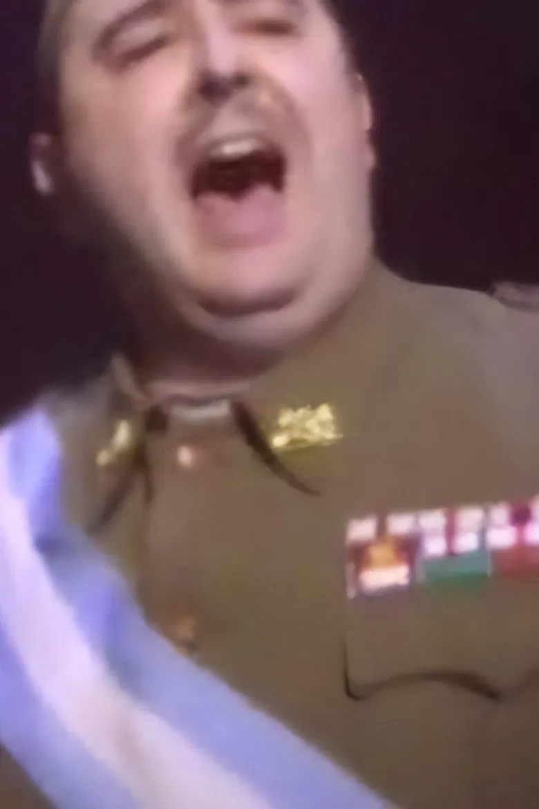 La tragedia de Franco poster background