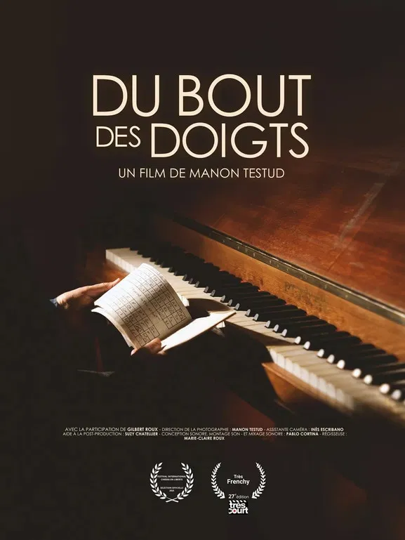 Du bout des doigts poster background