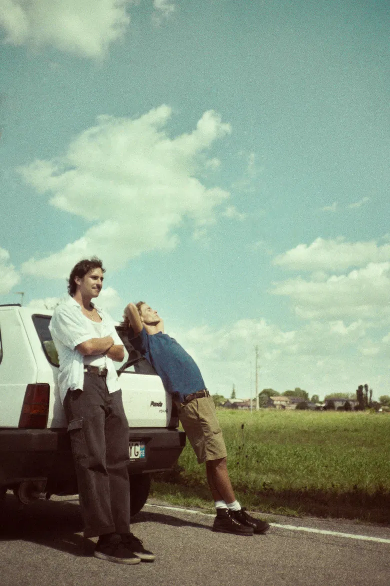 Rondini A Settembre poster background