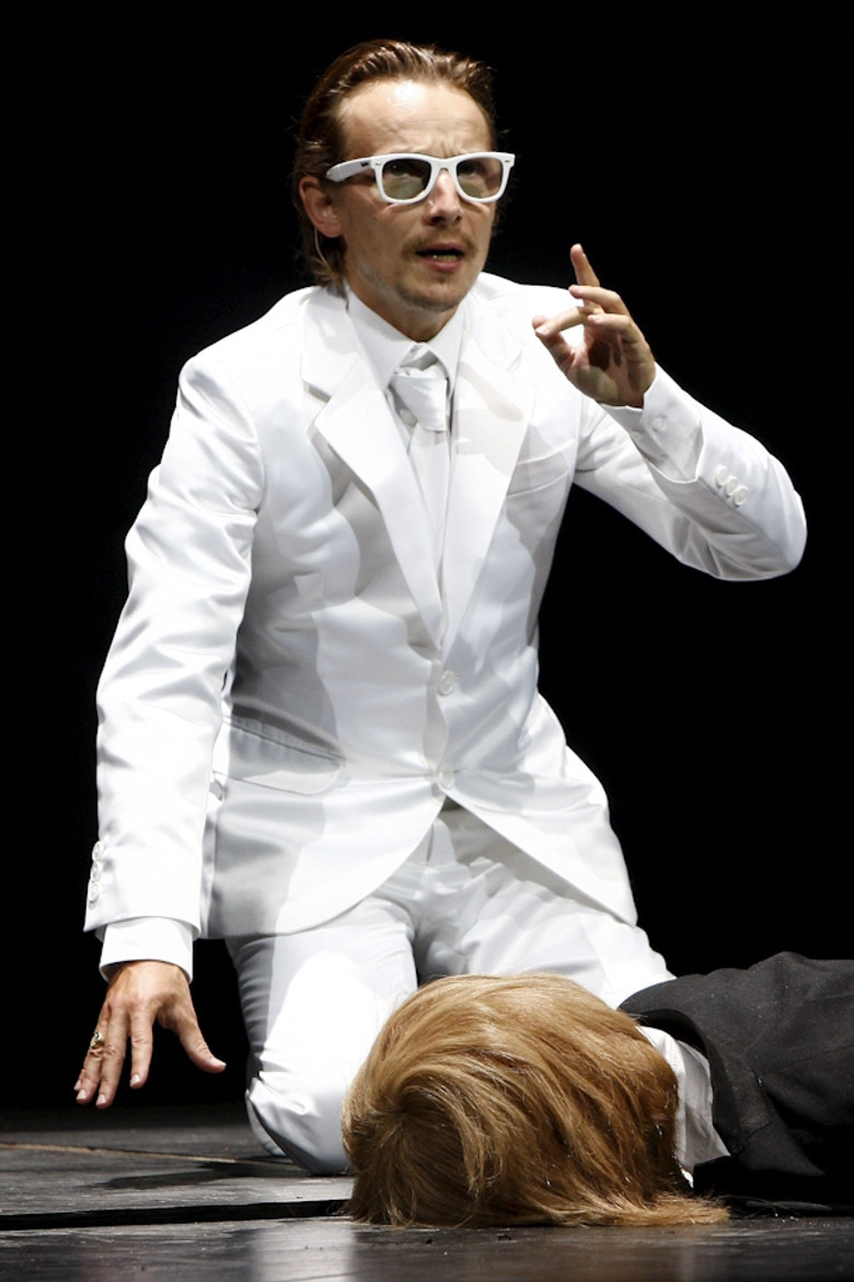 Le Roman d’un trader poster background