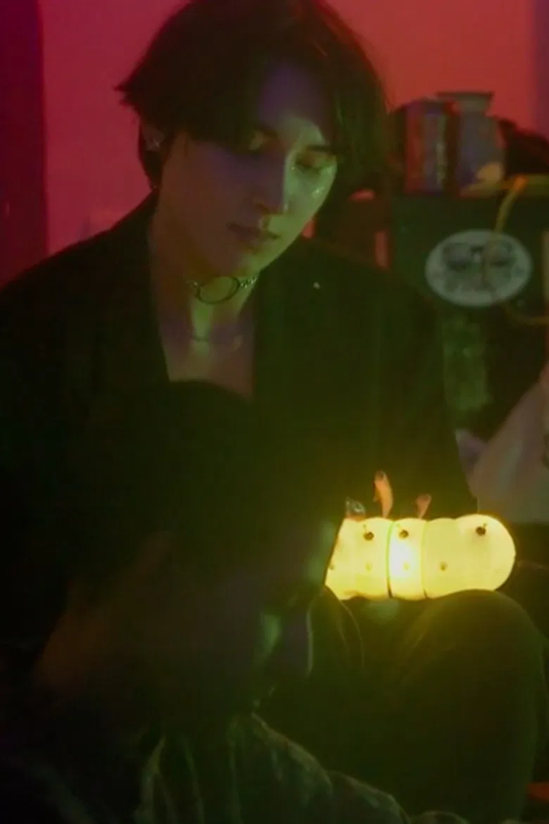 Worm and Piuui poster background