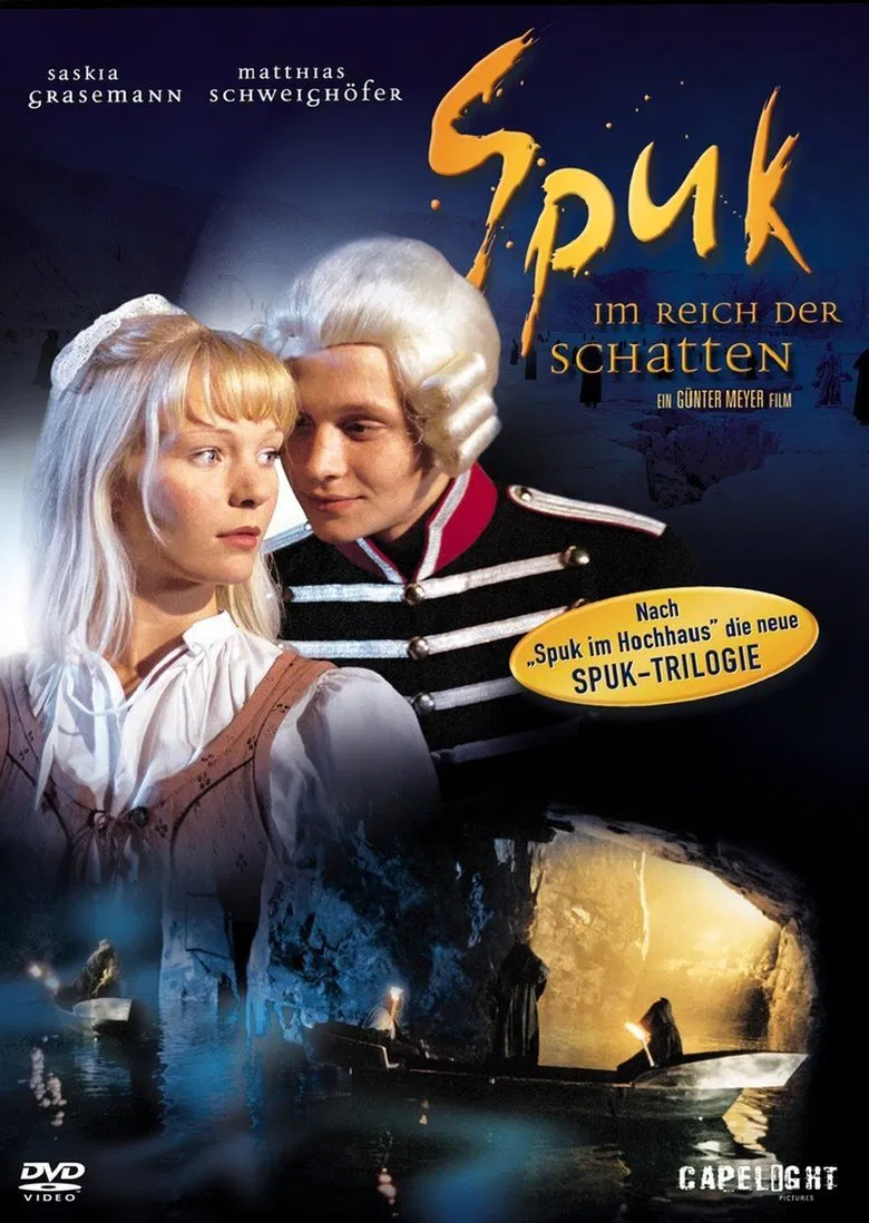 Spuk im Reich der Schatten poster background