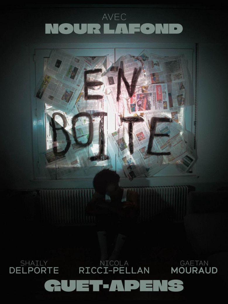 En Boîte poster background