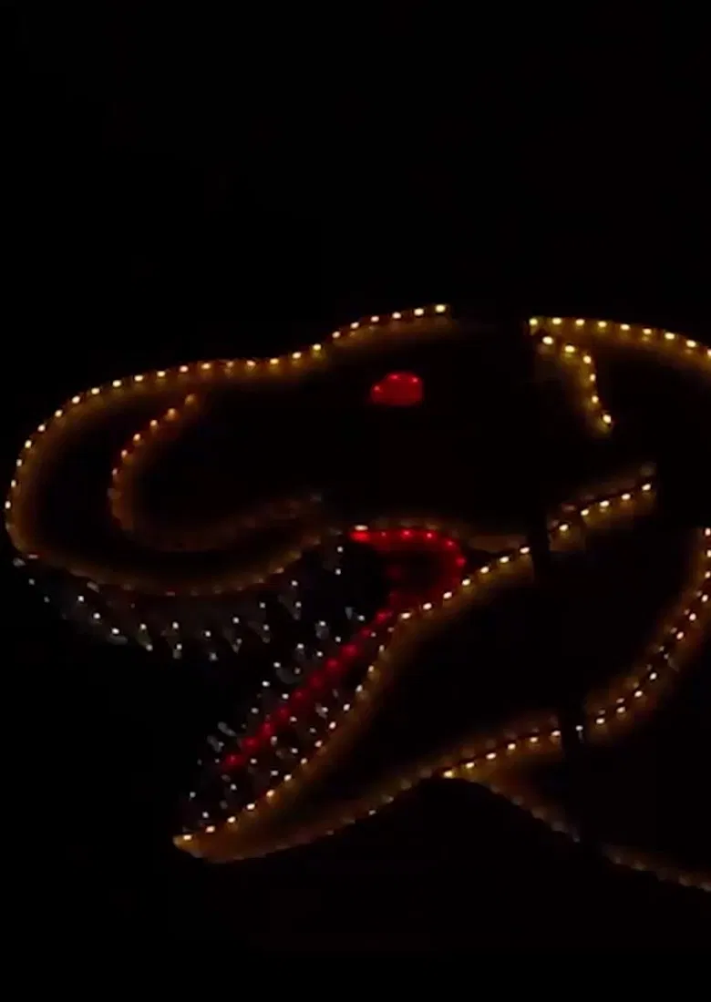 Apenas Um Gesto Nos Separa Do Caos poster background