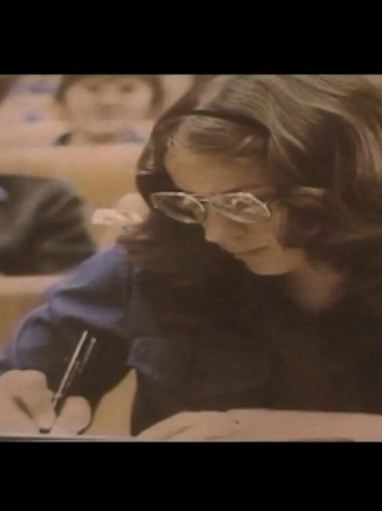 Baixo Erotism poster background