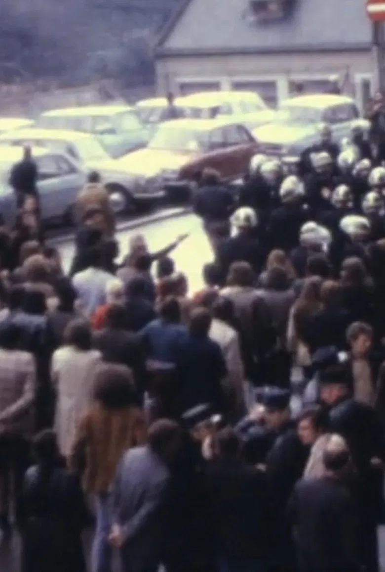 Voici la colère bretonne, la grève du Joint Français poster background