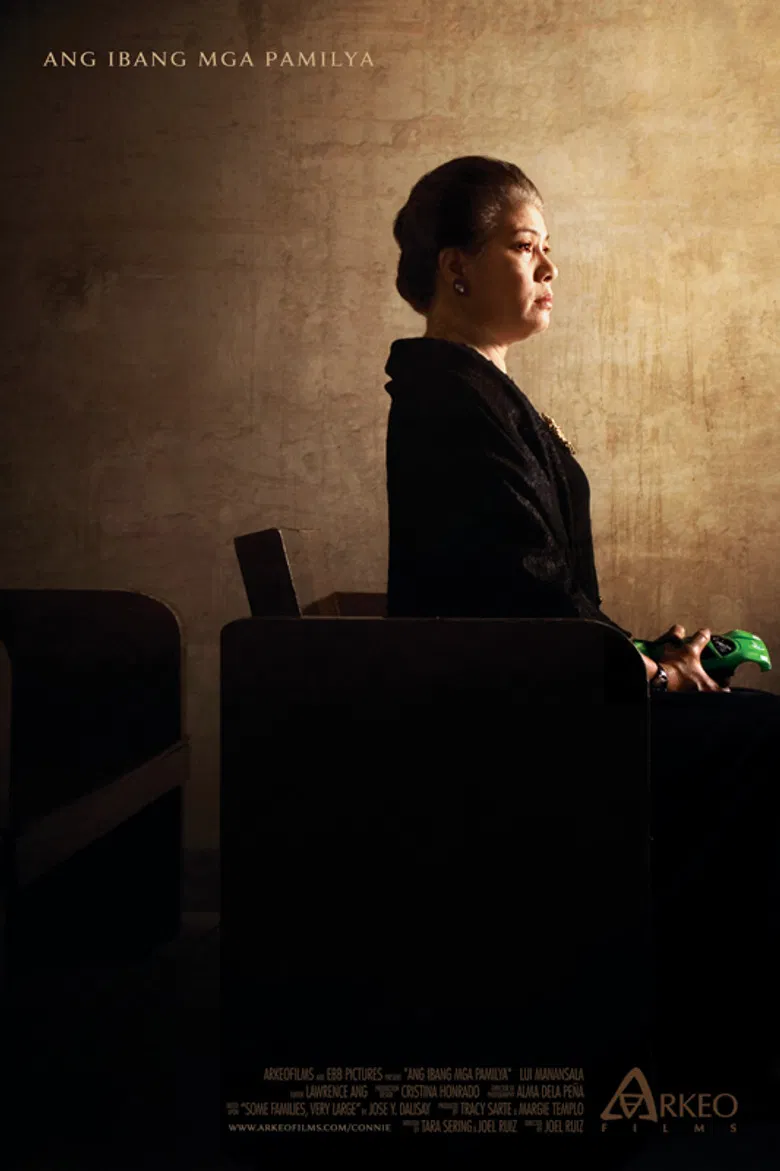 Ang Ibang Mga Pamilya poster background