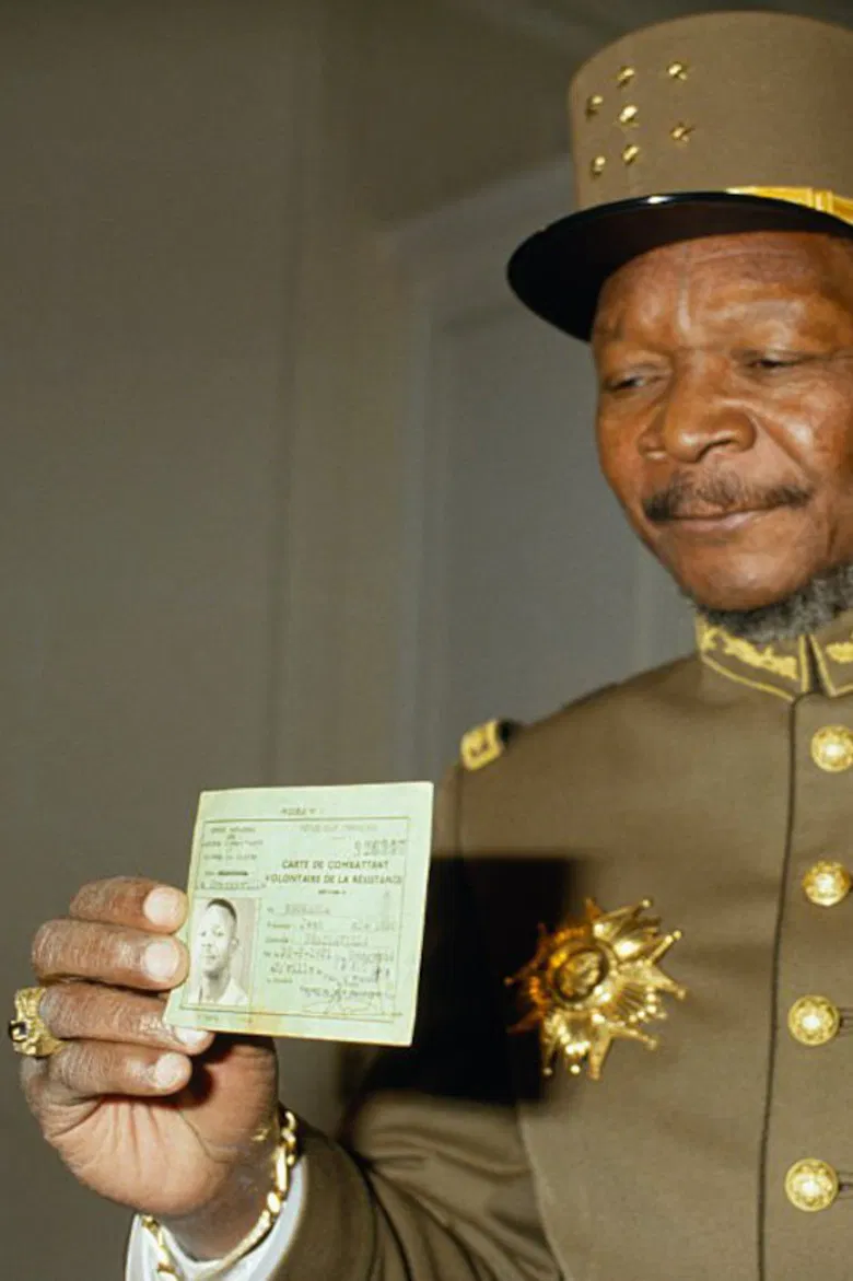 Un homme est un homme poster background